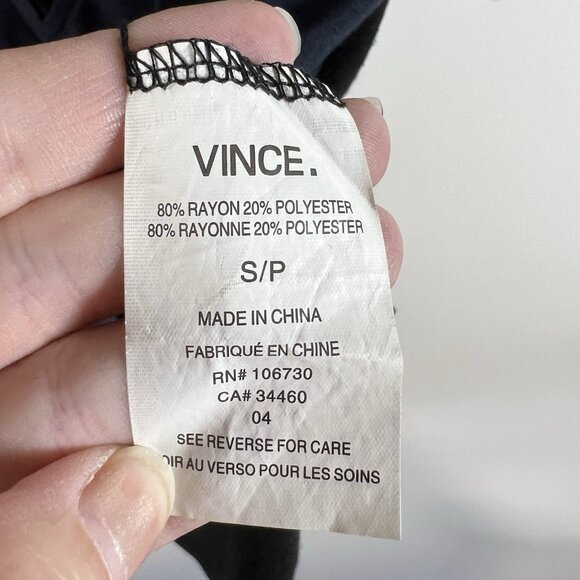 Vince stretch black navy blue V-neck Stretch tunic knit blouse Women’s size S - Picture 6 of 10